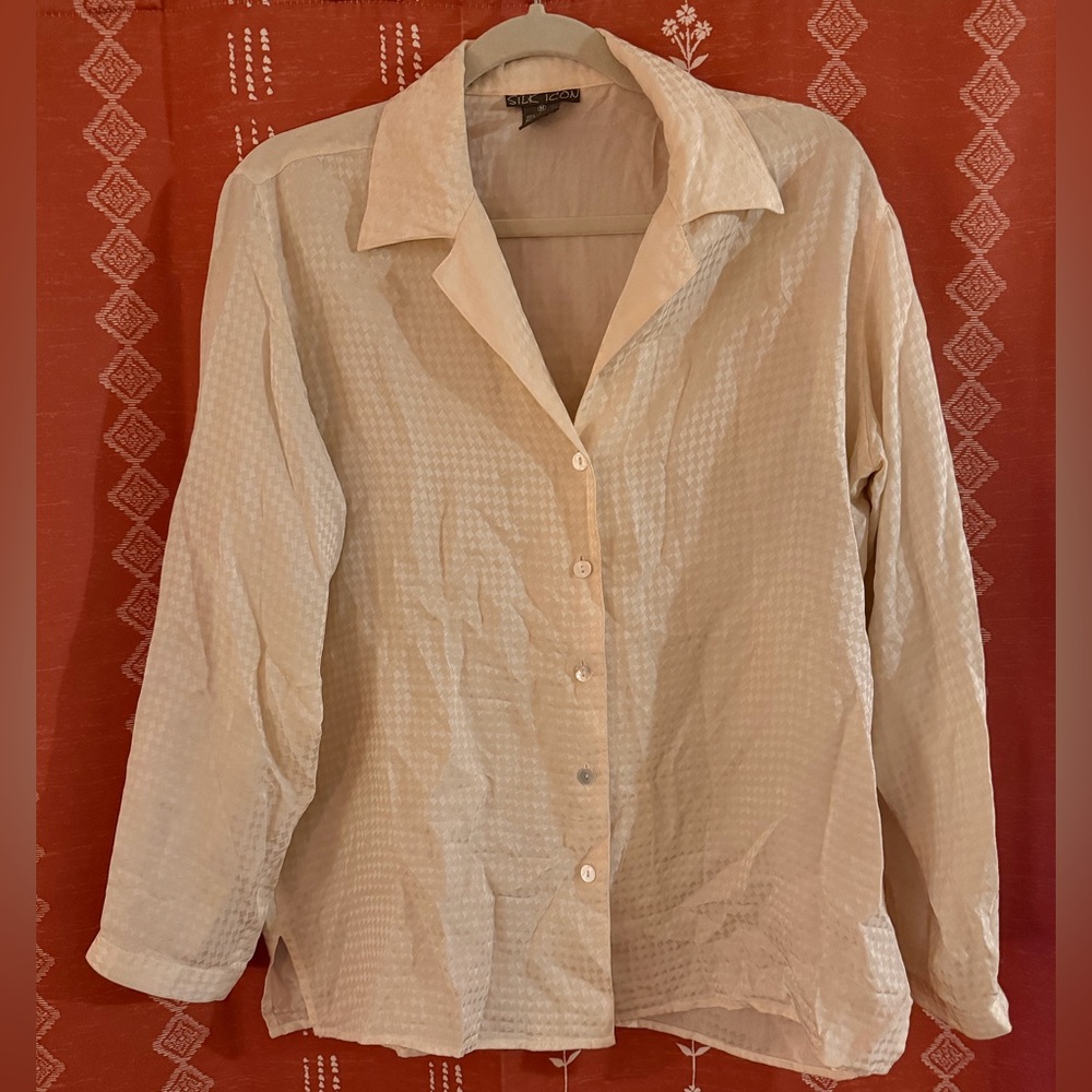 Vintage 100% Silk Blouse | Size Medium